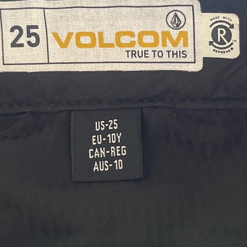 Volcom NWT Youth 25 True To This Black Shorts - Picture 3 of 7